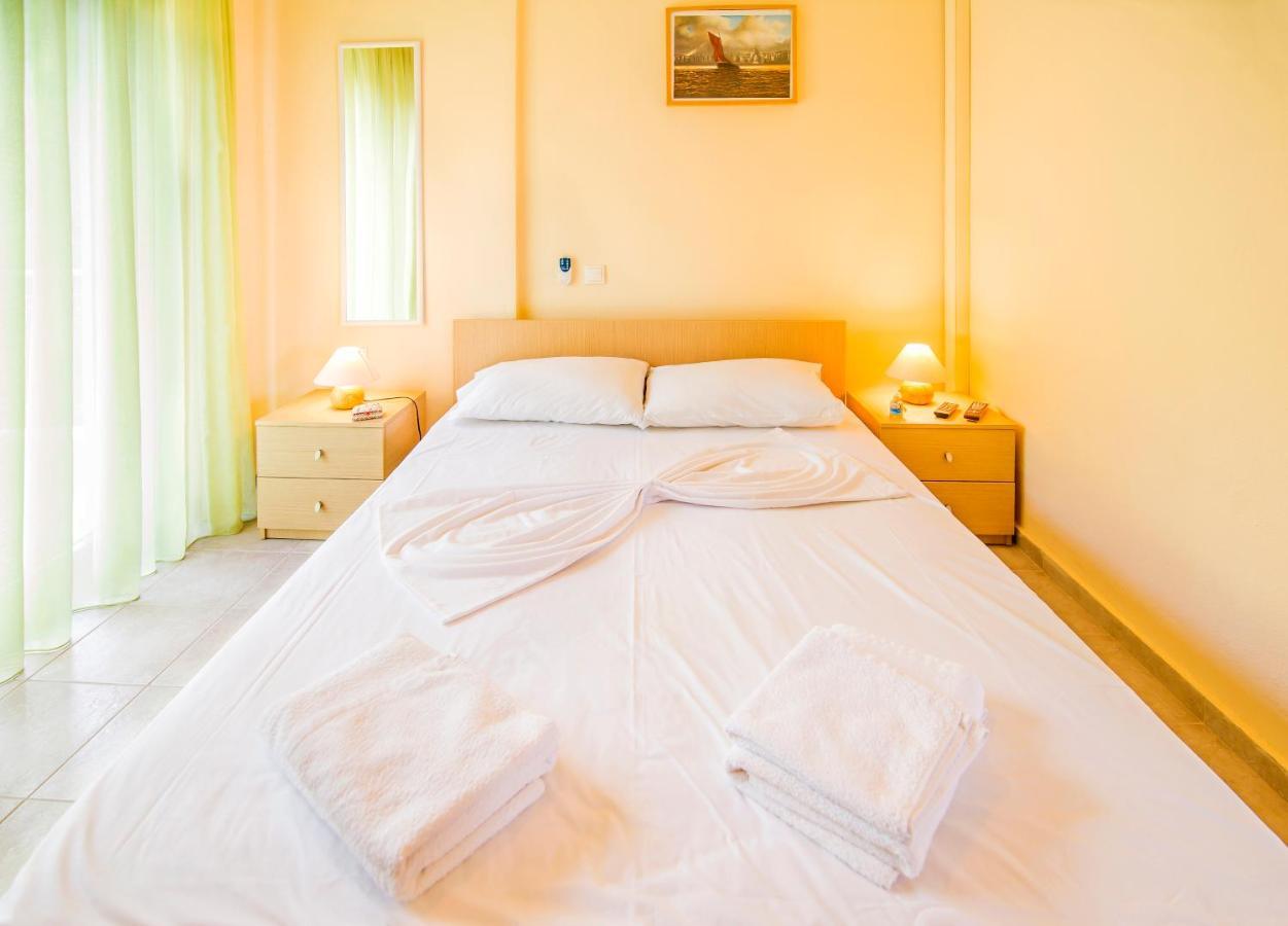 Marina'S Elegance Aparthotel Kriopigi Bagian luar foto